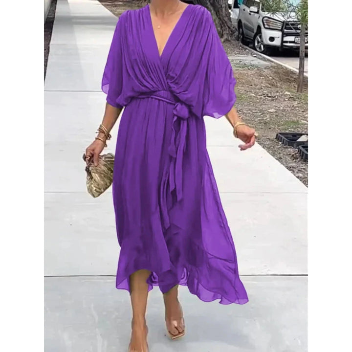 Magnifique robe femme légère à col V, style polyvalent pour toute occasion spéciale.