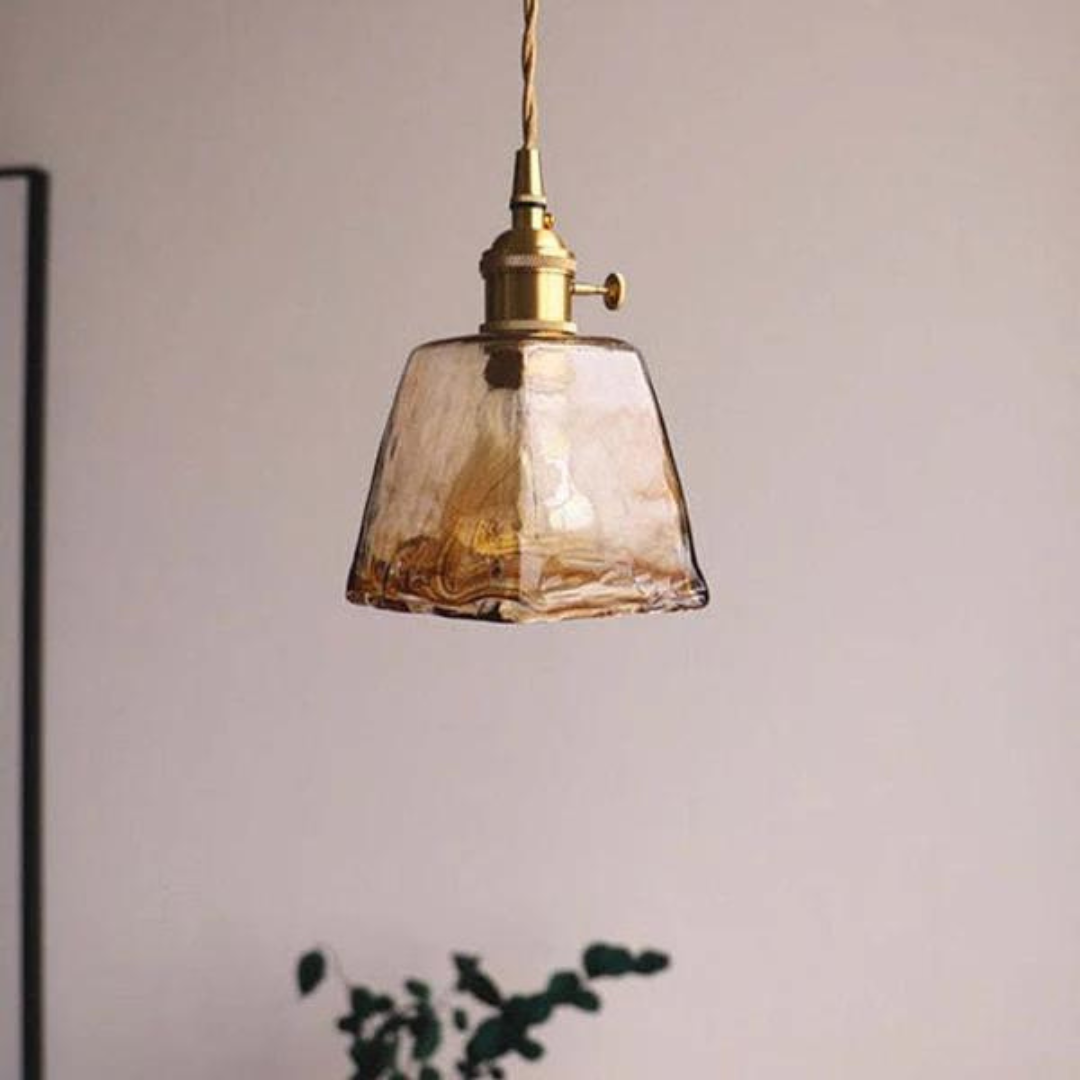 Suspension LED élégante style rétro. Idéale pour illuminer le salon, la chambre ou la salle à manger.
