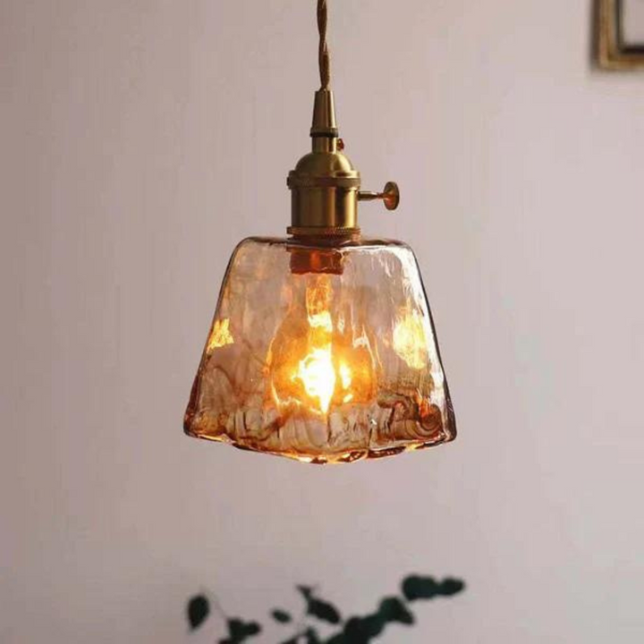 Suspension LED rétro offre un éclairage intérieur doux et efficace pour votre espace de vie.