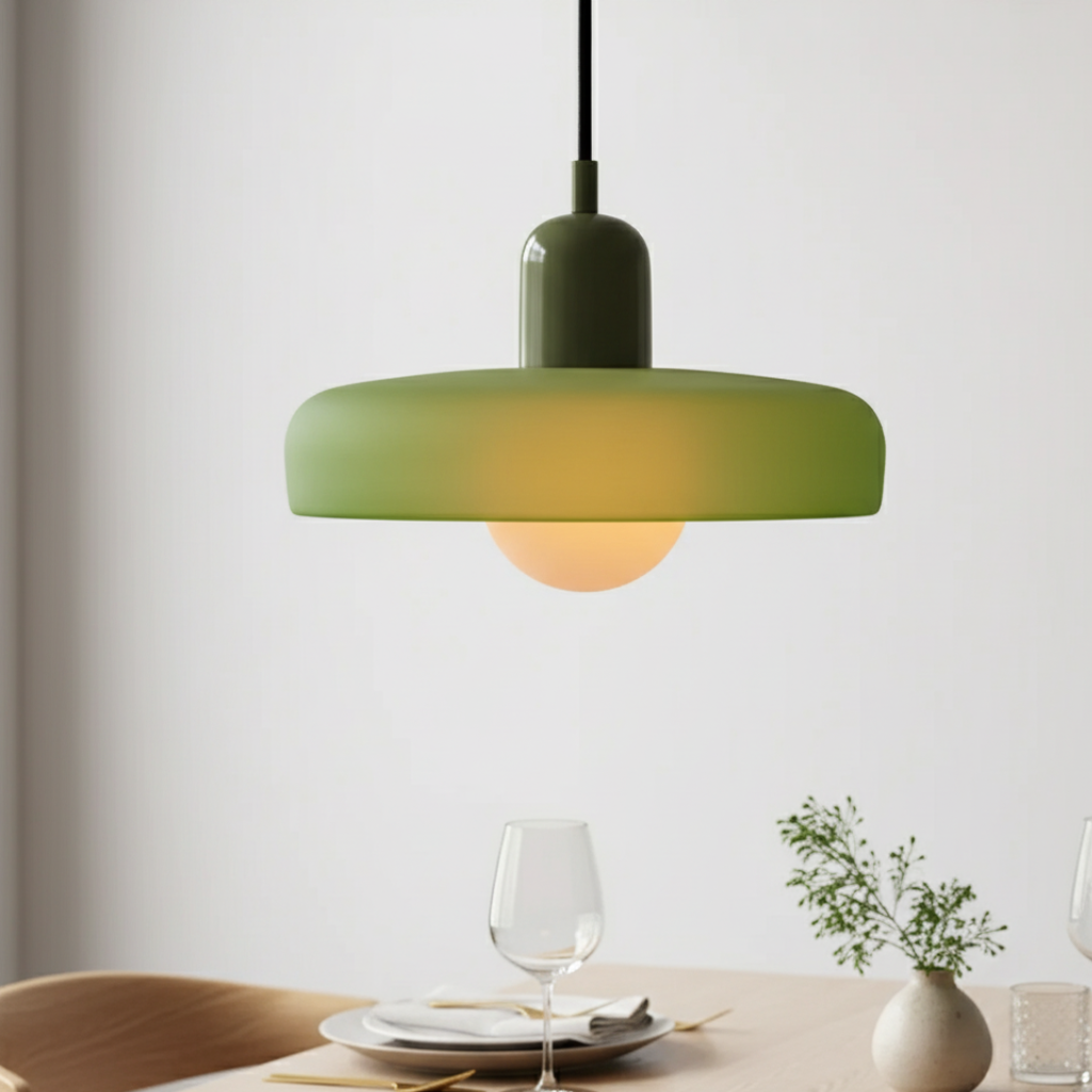 Luminaire suspendu style nordique Bauhaus, éclairage moderne pour salon confortable.