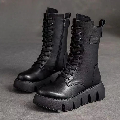 Bottes femmes élégantes style vintage, idéales pour l'hiver. Confortables, chaudes et tendances pour toutes occasions.