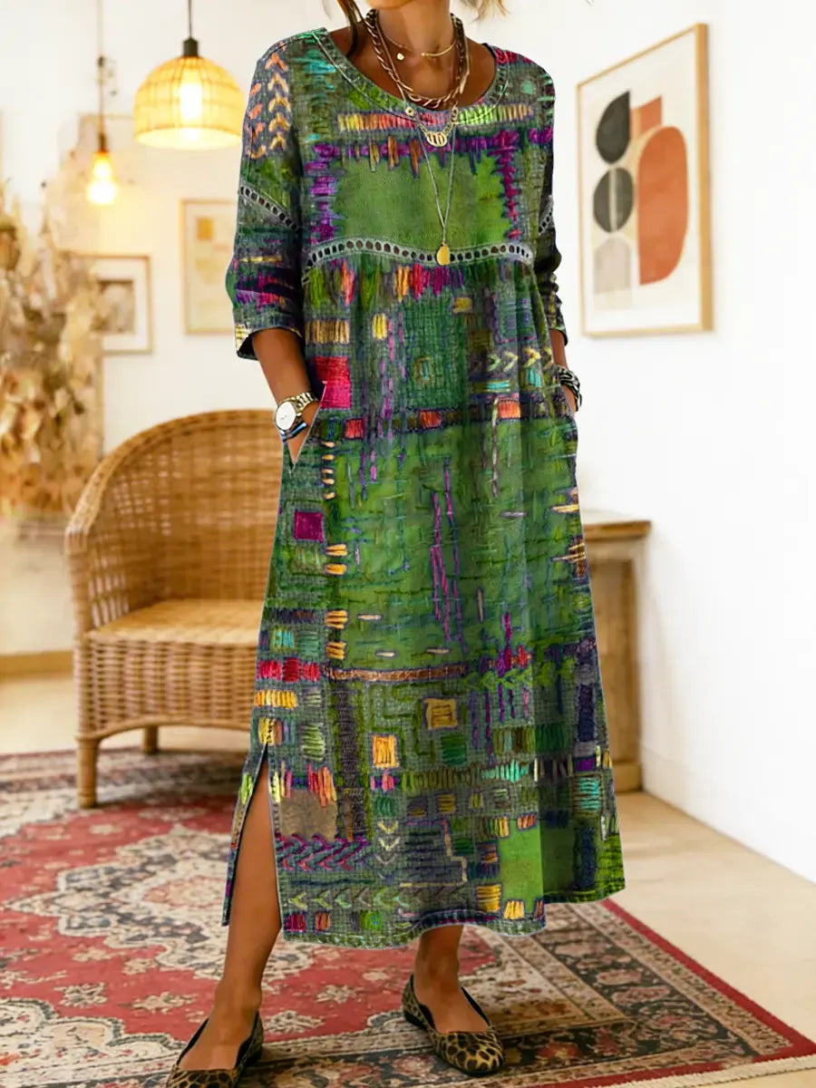 Robe décontractée femme en denim doux, coupe fluide, détails patchwork uniques.