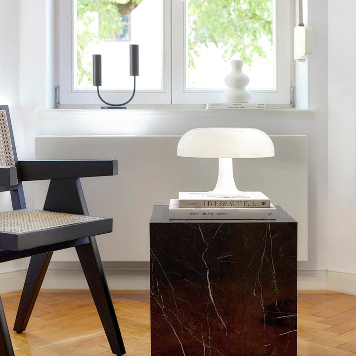 Champignon lumineux: lampe de table design rétro, parfaite pour une décoration moderne et chaleureuse.