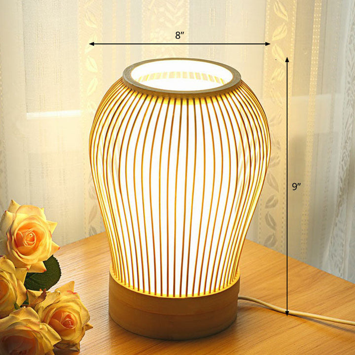Lampe de nuit douce, style scandinave, créant une ambiance relaxante et chaleureuse.