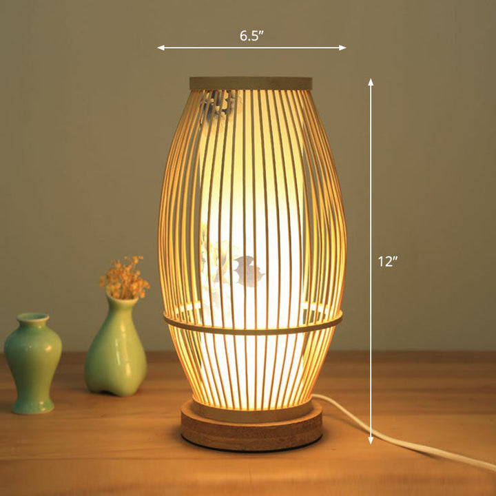 Lampe de table avec design naturel, lumière douce, idéale pour la lecture au lit.