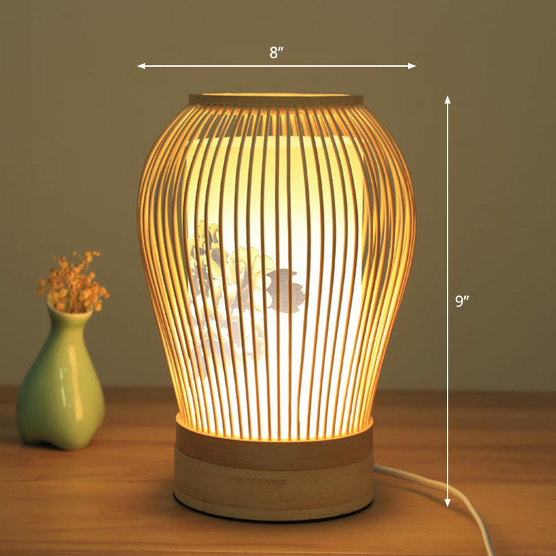 Luminaire design naturel, lumière douce pour chambre ou salon, ambiance relaxante.