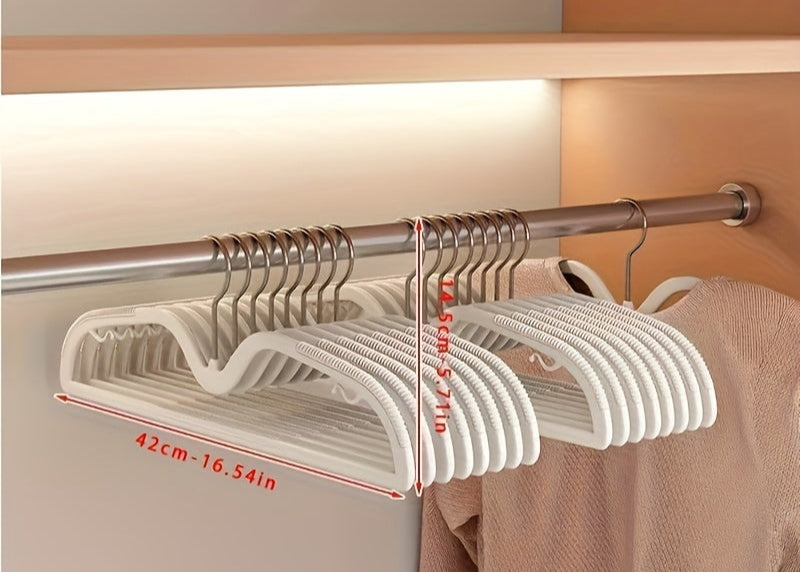 Cintre gain de place antidérapant et pivotant, parfait pour l'organisation intelligente du dressing.