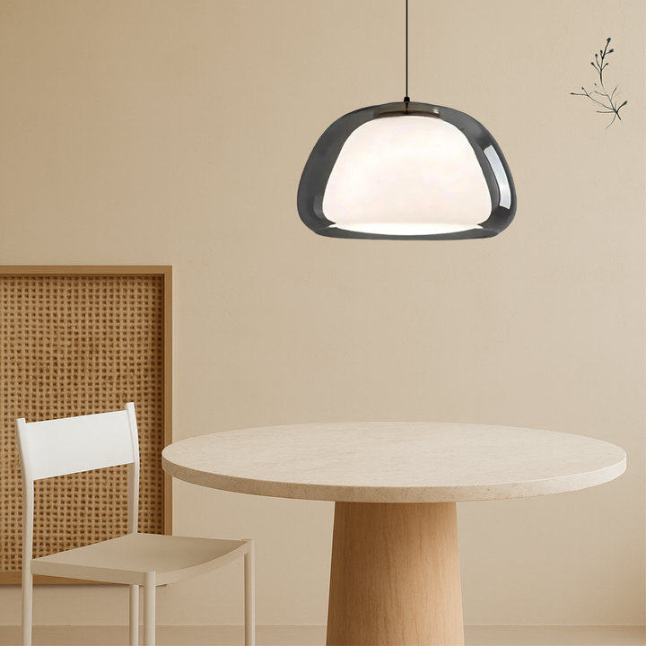 Lampe pendante Jelly en verre transparent, design scandinave moderne, idéale pour une cuisine élégante.