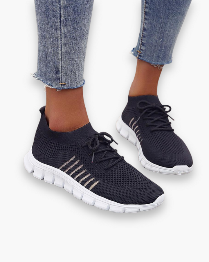 Baskets femme sportives légères, design moderne pour un confort accru au quotidien, parfaites pour l'été.