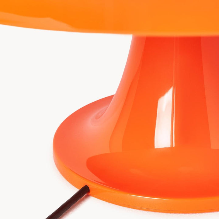 Lampe à poser champignon LED, style rétro chic pour salon et chambre, avec un design unique.