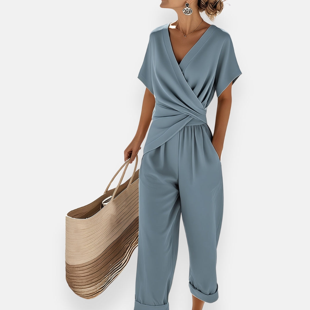 Ensemble fluide femme chic : haut ample et pantalon large confortable. Idéal pour tenue élégante ou décontractée.