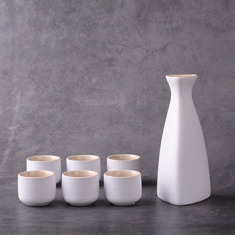 Service à saké en céramique japonaise pour boissons chaudes ou froides. Ensemble élégant pour l'art de la table.