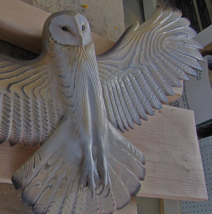 Hibou Majestic en bois massif sculpté, décoration murale faite main, pièce unique pour votre foyer.