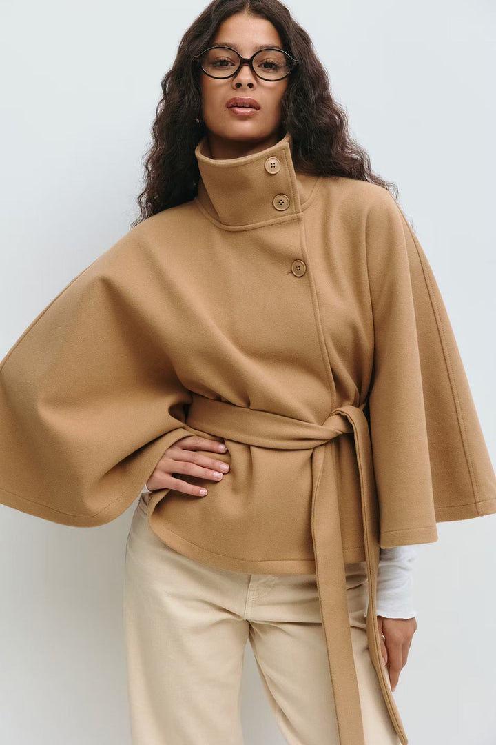 Manteau cape polyvalent, col montant chic, ceinture pour femme, idéal pour superposer.