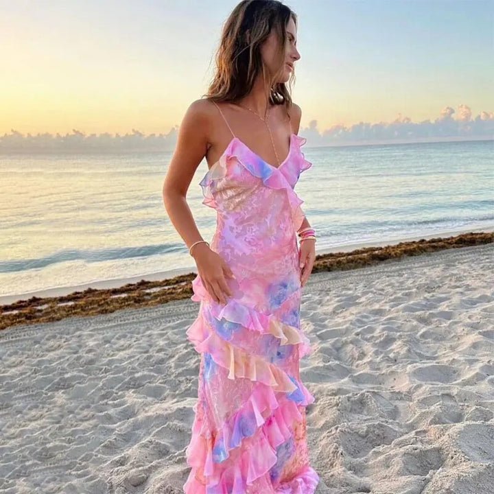 Robe d'été bohème fluide femme, colorée avec volants, idéale pour vacances estivales et look décontracté chic.