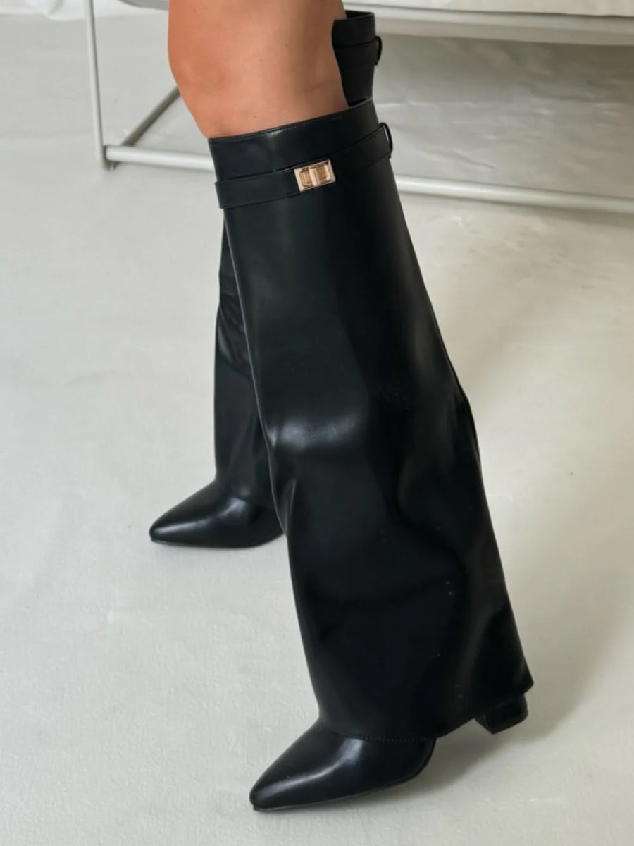 Cuissardes femme chic, talon bloc, ouverture large, parfaites pour un look automne-hiver élégant.