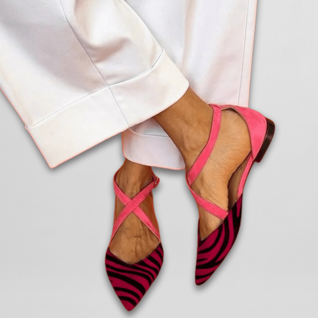 Ballerines femme Elisa rouges à brides multiples, alliant élégance et confort pour un look féminin chic.