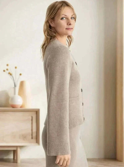 Elegant Svart Cardigan med Fickor: Mångsidig & Bekväm