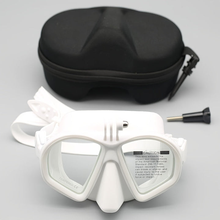 Profitez de la plongée avec ce masque pro : verre trempé, anti-buée et fixation caméra pour des souvenirs.