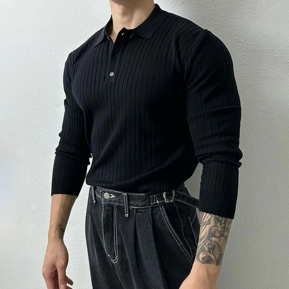 Vêtement confort homme: pull à manches longues bleu marine, style intemporel et polyvalent, automne-hiver.