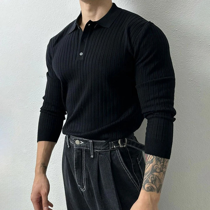 Vêtement confort homme: pull à manches longues bleu marine, style intemporel et polyvalent, automne-hiver.