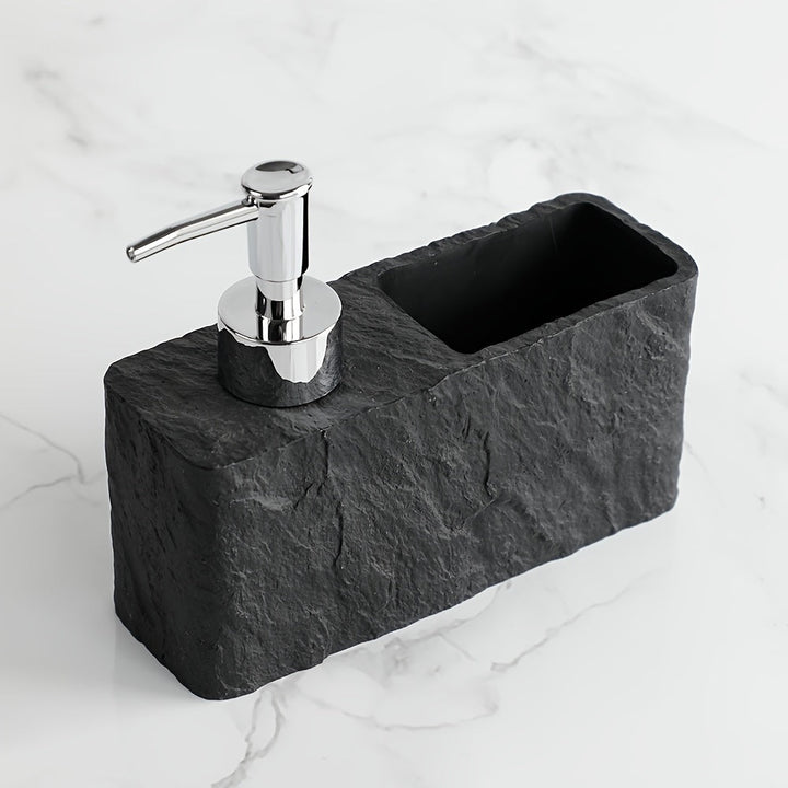 Distributeur de savon en pierre avec support éponge intégré, parfait pour la cuisine ou la salle de bain. Design moderne.