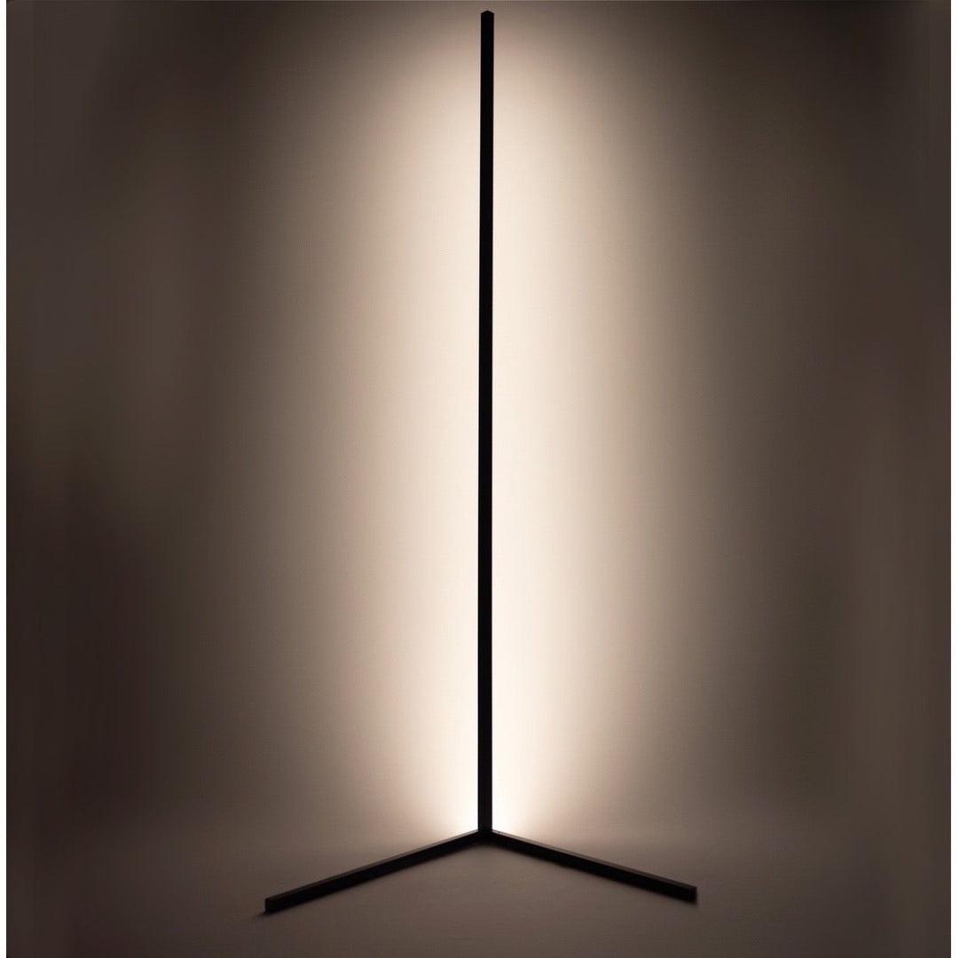 Lampe d'angle LED mince, éclairage dimmable moderne pour salon. Design élégant et lumière personnalisable.