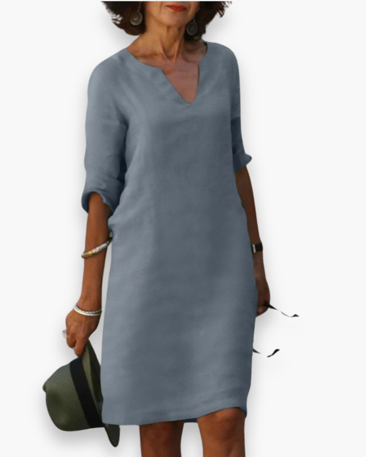 Robe femme décontractée et fluide, offrant confort et élégance intemporelle pour la mode de tous les jours.
