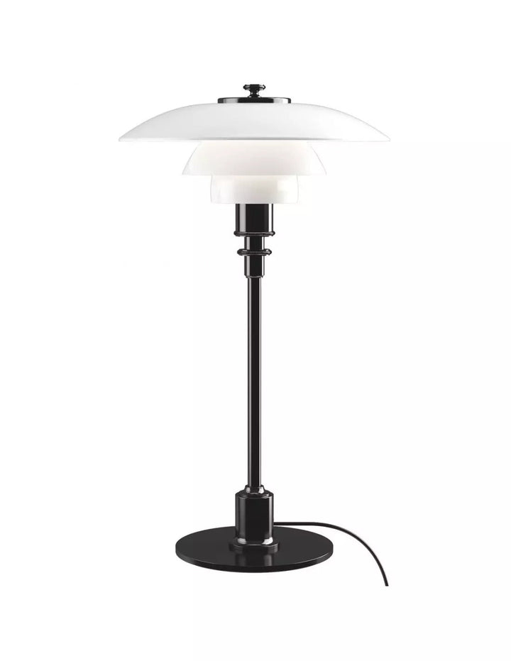 Décoration de table avec cette lampe danoise chic, design multicouche unique.