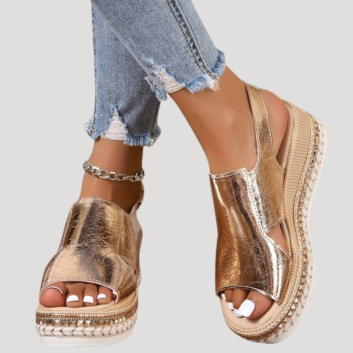 Sandales plateforme femme étincelantes à bout ouvert, style espadrille, idéales pour l'été et le chic décontracté.