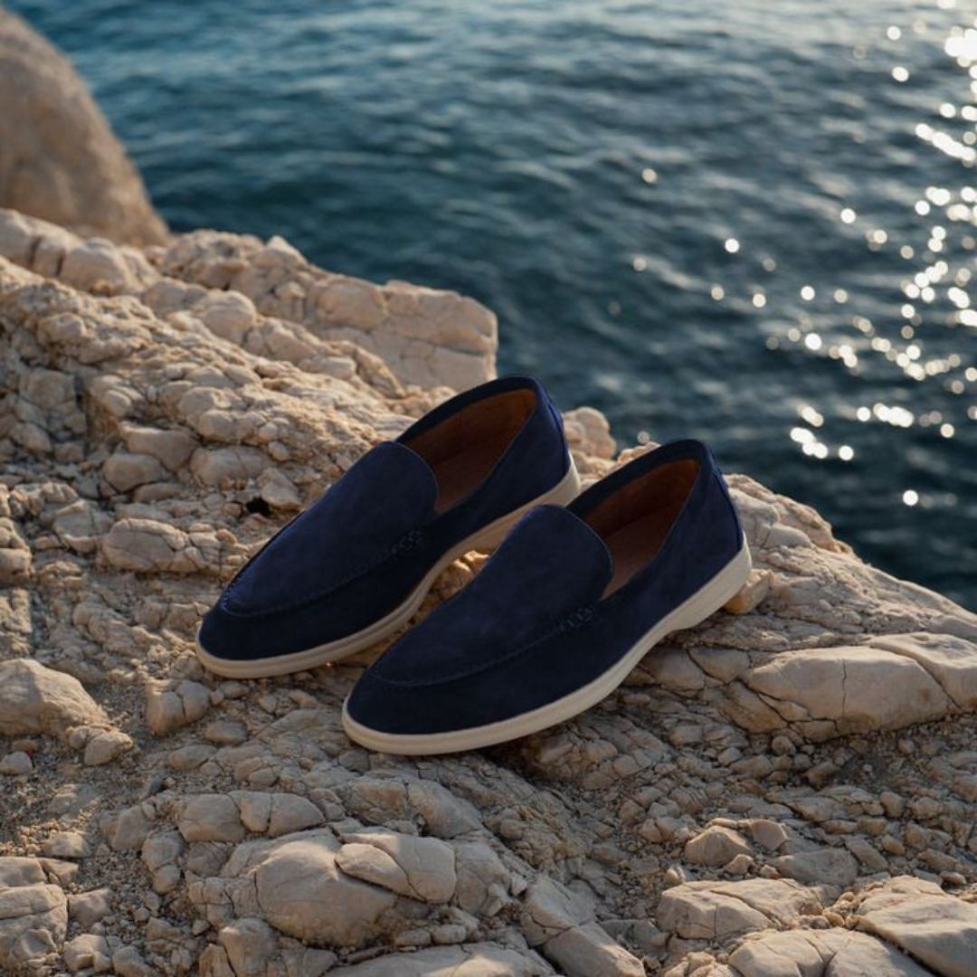 Mocassins homme élégants en cuir marron, parfaits pour bureau et ville, style et confort supérieurs.
