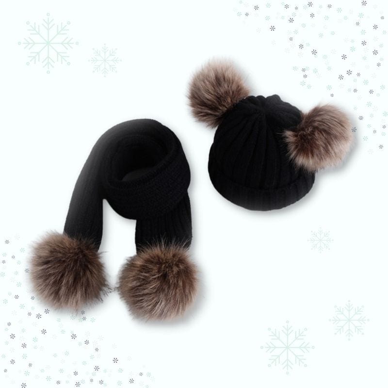 Texture douce de l'ensemble hiver bonnet et écharpe bébé. Confortable et chaud, idéal pour les peaux sensibles.