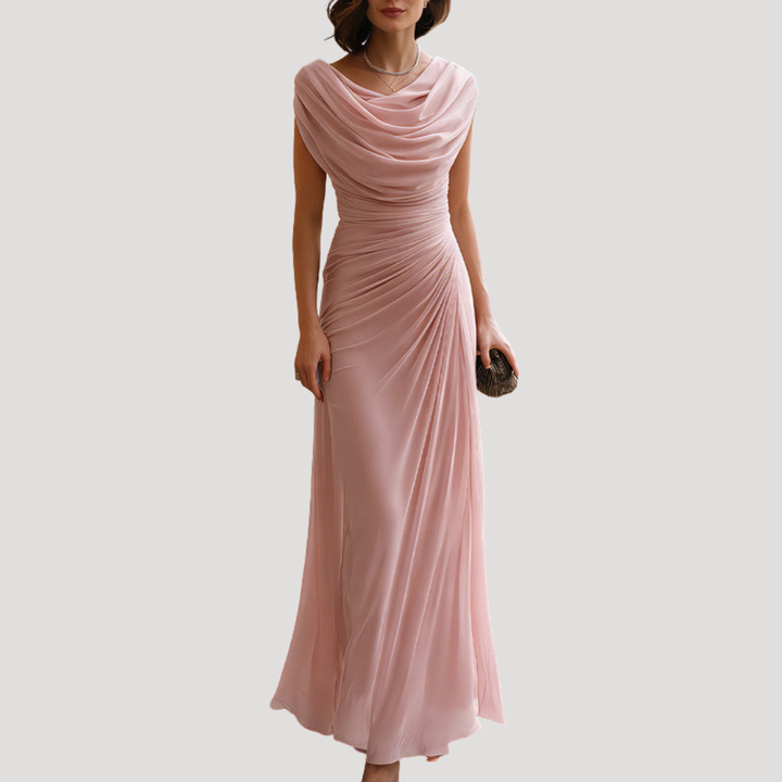 Silhouette raffinée en robe longue fluide femme, col bénitier. Drapée, parfaite pour soirée ou événement spécial.