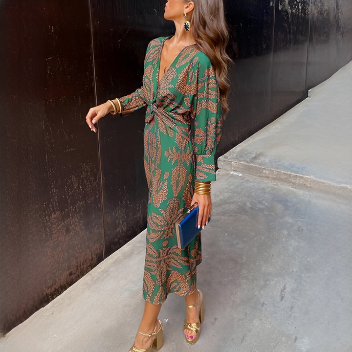 Robe élégante femme, idéale comme tenue estivale chic. Un essentiel de la mode femme pour l'été.