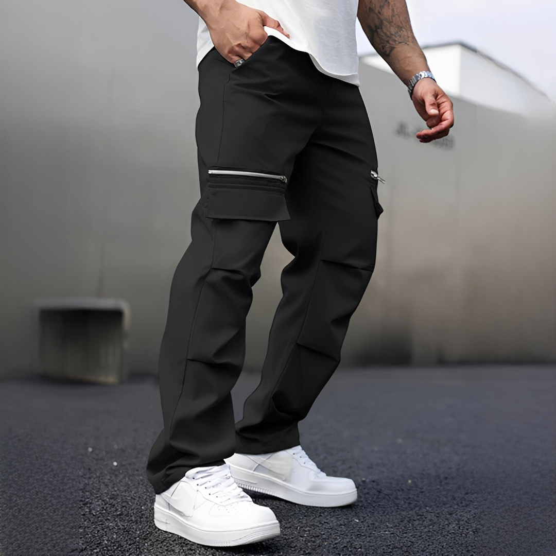 Pantalon cargo homme moderne et confortable, style décontracté fonctionnel pour activités urbaines et loisirs.