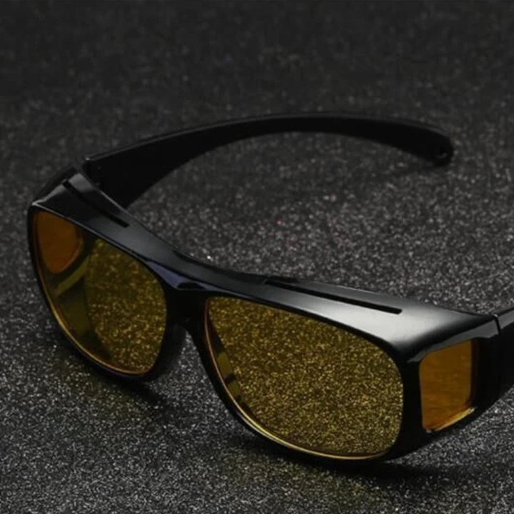 Lunettes GlareCut pour la conduite de nuit, anti-éblouissement, offrant confort et sécurité optimale sur la route.