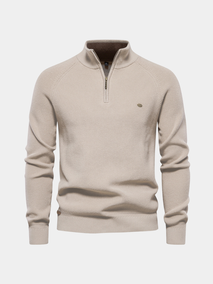 Pull homme demi-zippé élégant, confortable pour l'automne. Mode décontractée, vêtement chic pour mi-saison.