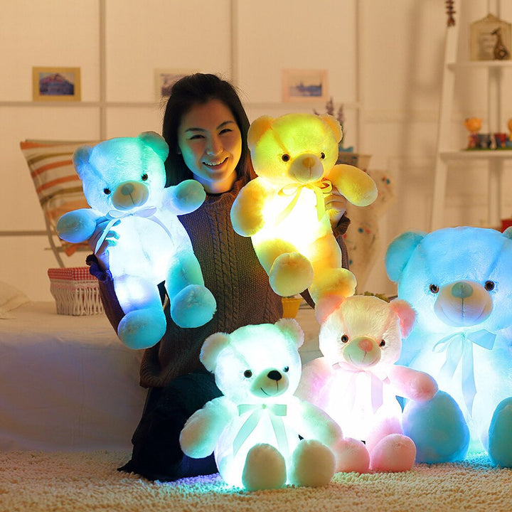 Doudou LumiBear, veilleuse douce et rassurante, compagnon idéal pour des nuits paisibles et sans peur des enfants.