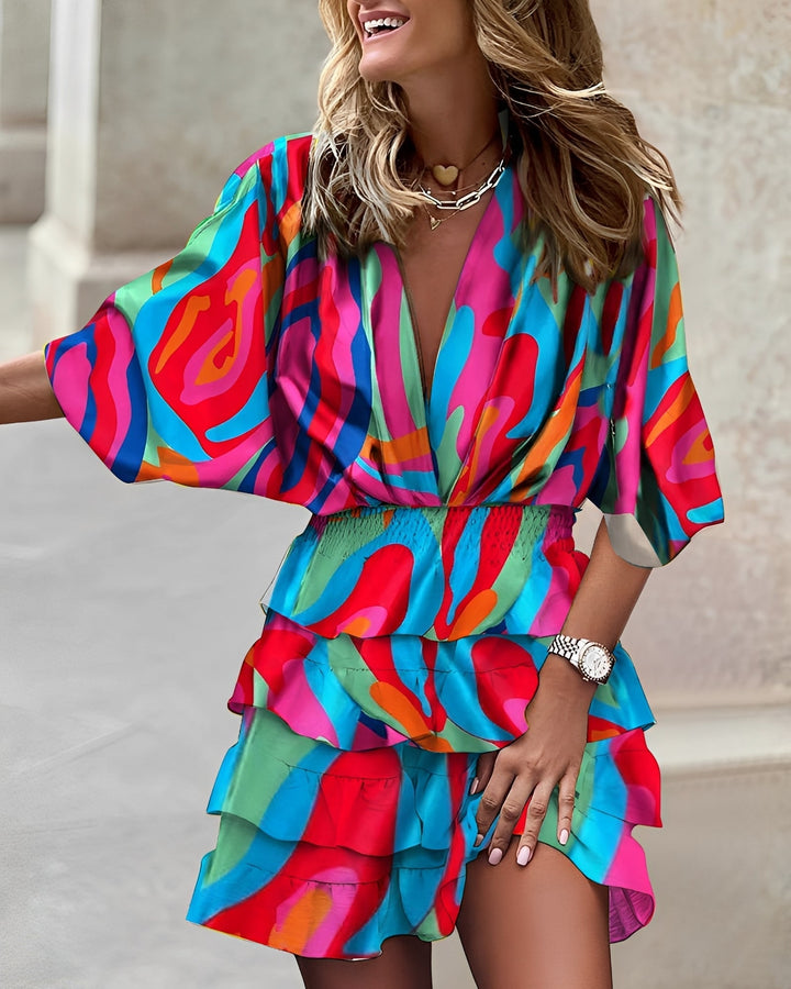 Robe de soirée asymétrique pour femme, mini, au style moderne et chic. Parfaite pour un look tendance.