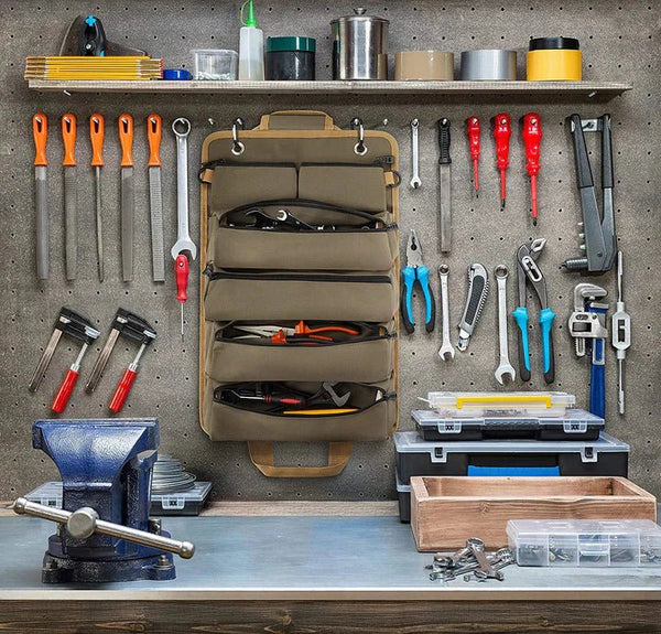 Sac roulable ForgeRoll pour un transport facile des outils d'atelier et de bricolage. Idéal pour les professionnels mobiles.