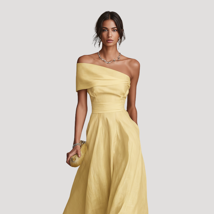Superbe robe femme asymétrique chic jaune, coupe cintrée, parfaite pour événement spécial ou soirée habillée.
