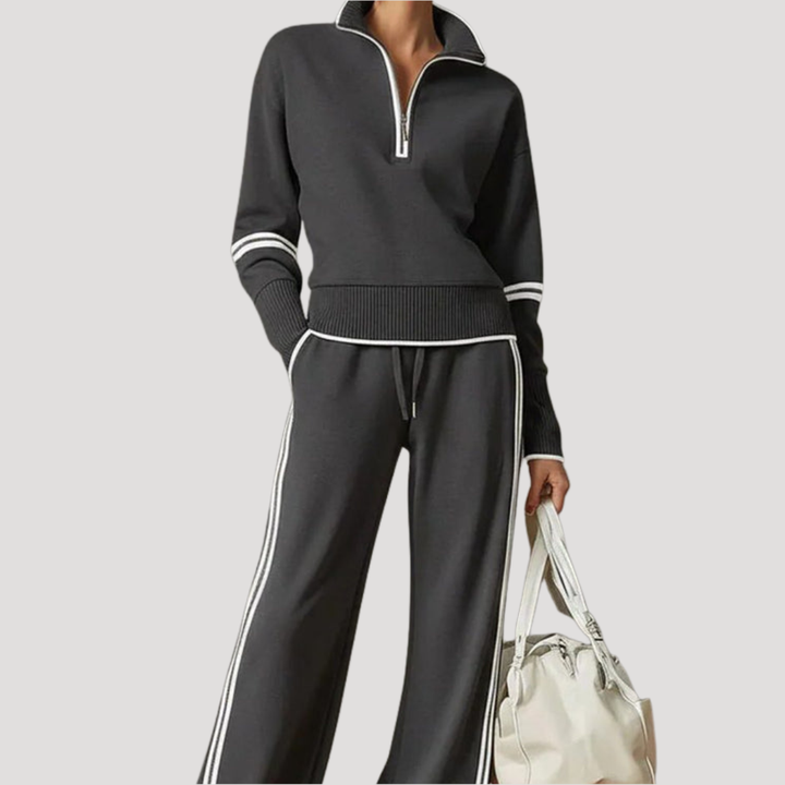 Pull maille col zippé et pantalon large fluide. Ensemble femme coordonné, confortable et stylé.