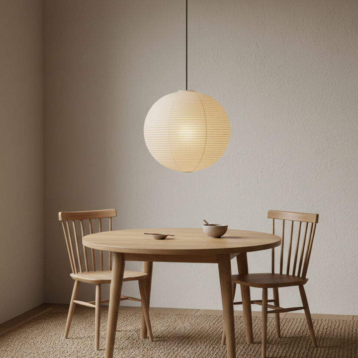 Suspension moderne Akari. Lumière ambiante, style japandi, parfaite pour un salon.