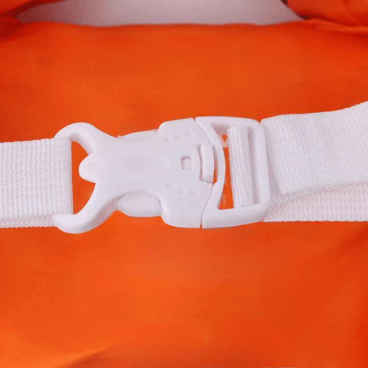 Gilet de natation sécurisé pour enfant, avec brassards, idéal pour la piscine et les jeux aquatiques estivaux.