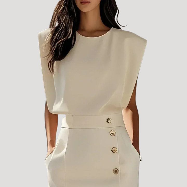 Robe midi polyvalente femme, sans manches, ceinturée. Idéale pour un confort optimal et un look estival chic.