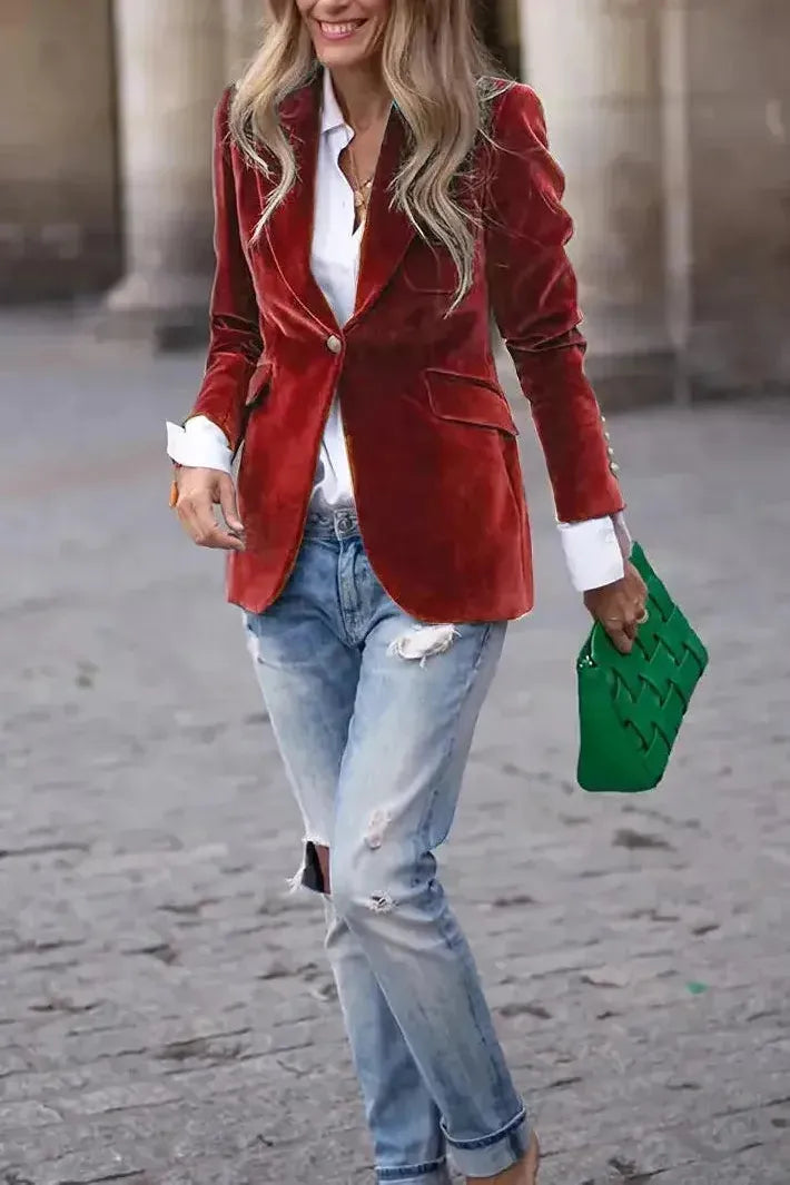 Élégant blazer ajusté pour femme, essentiel garde-robe chic, parfait toute occasion, mode.
