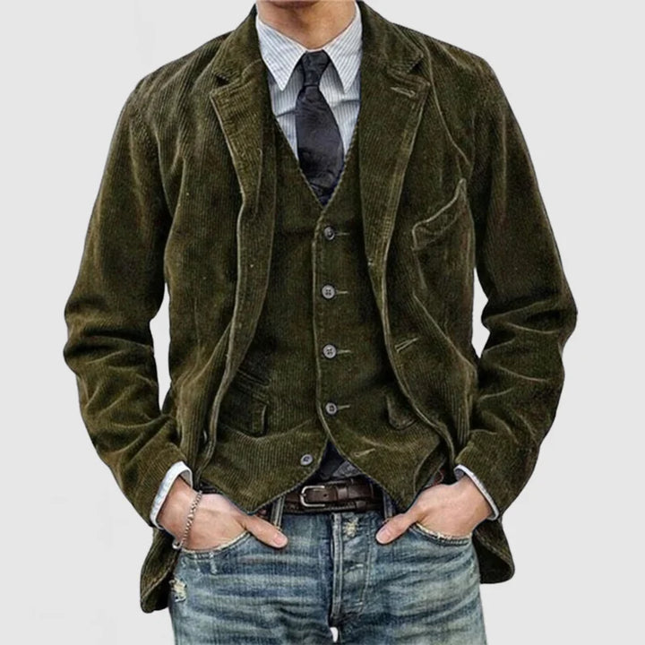 Ensemble blazer homme et gilet assorti, une tenue polyvalente et élégante. Parfait pour un look chic et confortable automne-hiver.