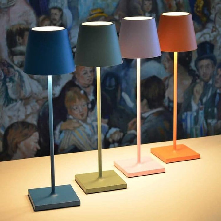 Lampe de table LED sans fil, design minimaliste, rechargeable, commande vocale, pour intérieur moderne.
