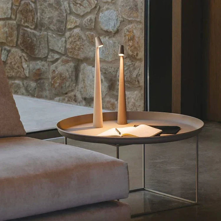 Lampe LED sans fil rechargeable, design moderne en aluminium pour intérieur/extérieur.