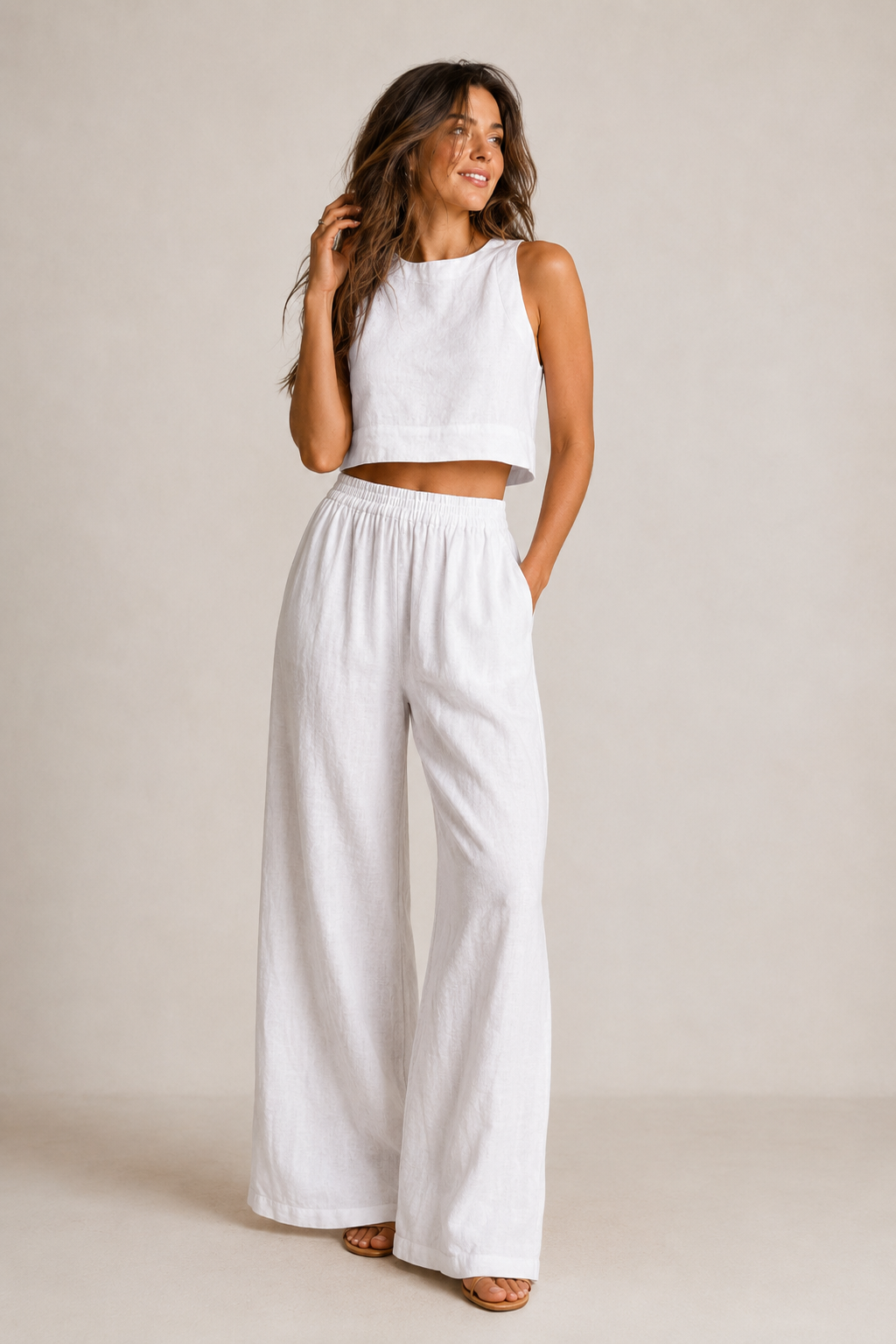 Ensemble deux pièces femme léger et chic pour l'été, idéal pour les vacances décontractées.